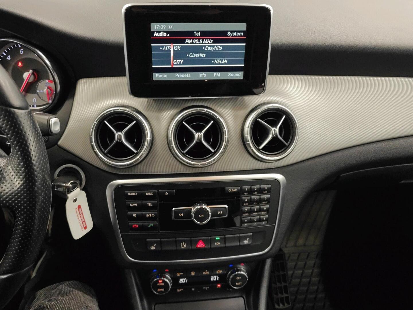 MERCEDES-BENZ CLA 2014