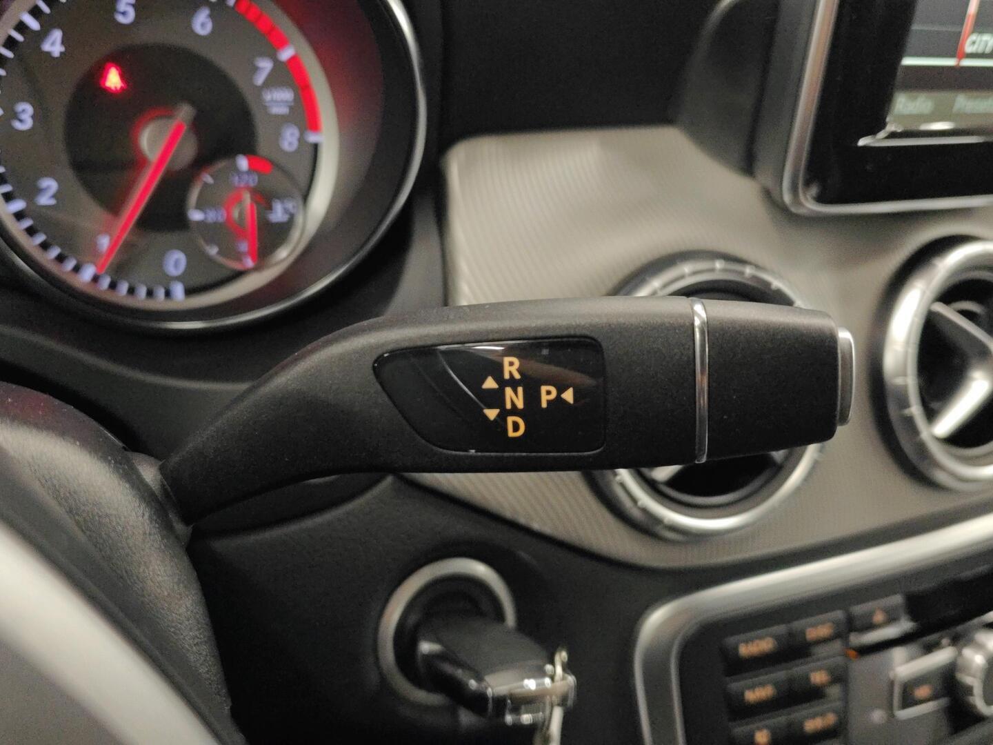 MERCEDES-BENZ CLA 2014