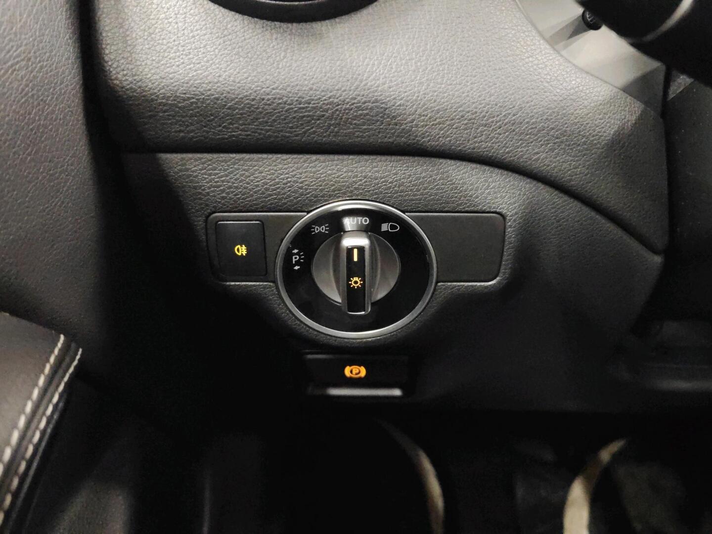 MERCEDES-BENZ CLA 2014