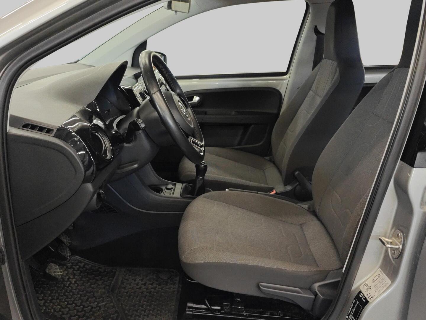 VOLKSWAGEN up! 2016