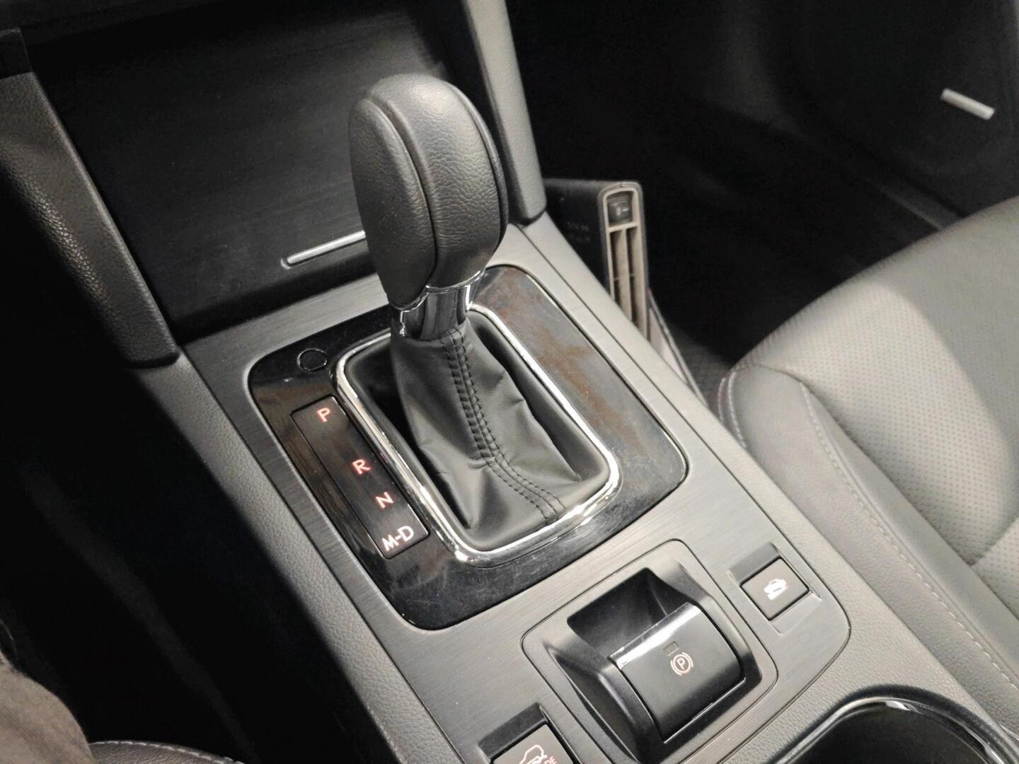 SUBARU Outback 2016