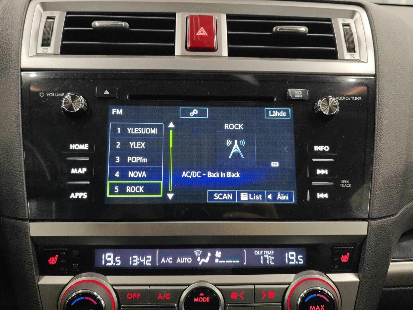 SUBARU Outback 2016