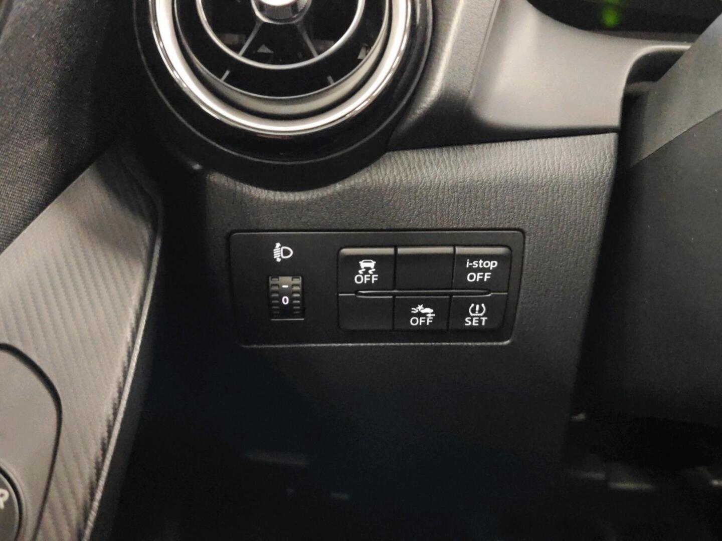 MAZDA Mazda2 2018