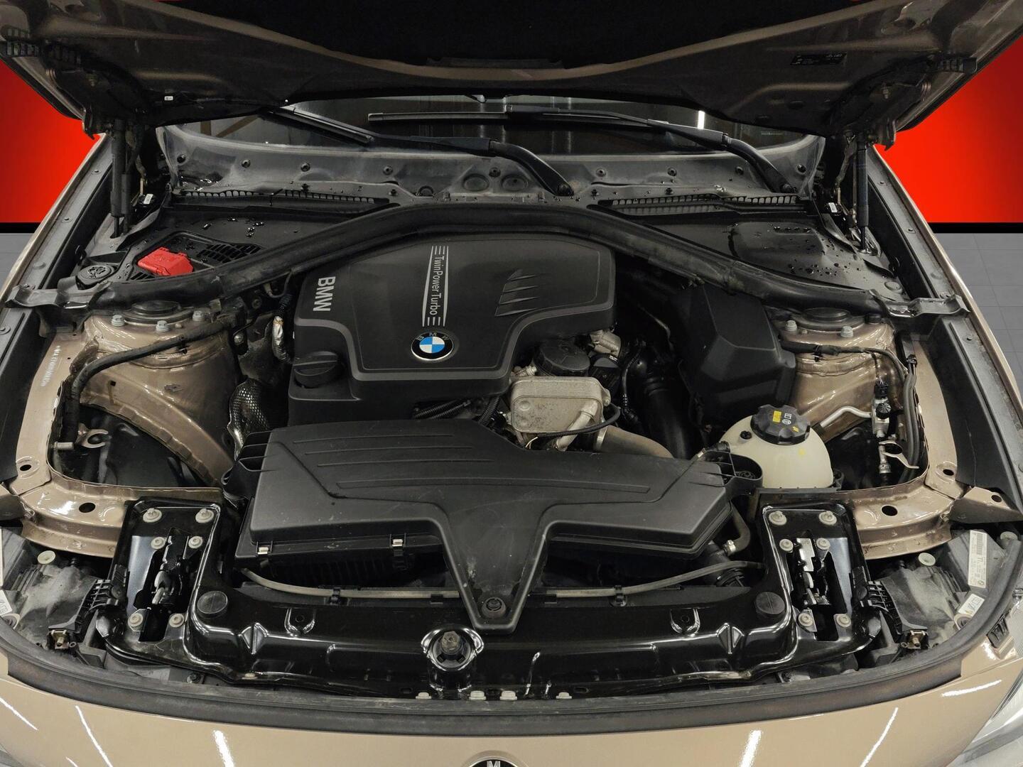 BMW 320 Gran Turismo 2016