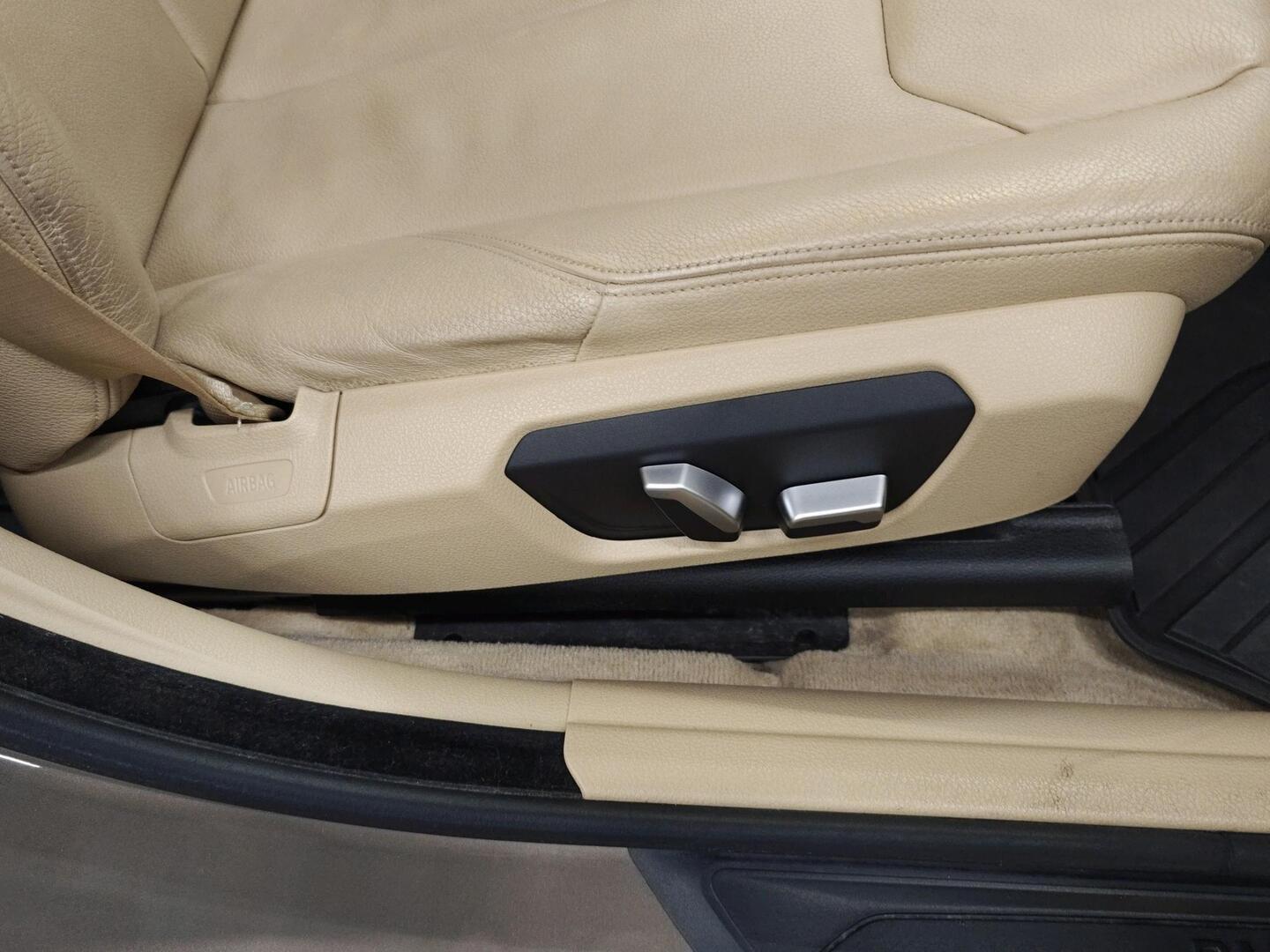 BMW 320 Gran Turismo 2016