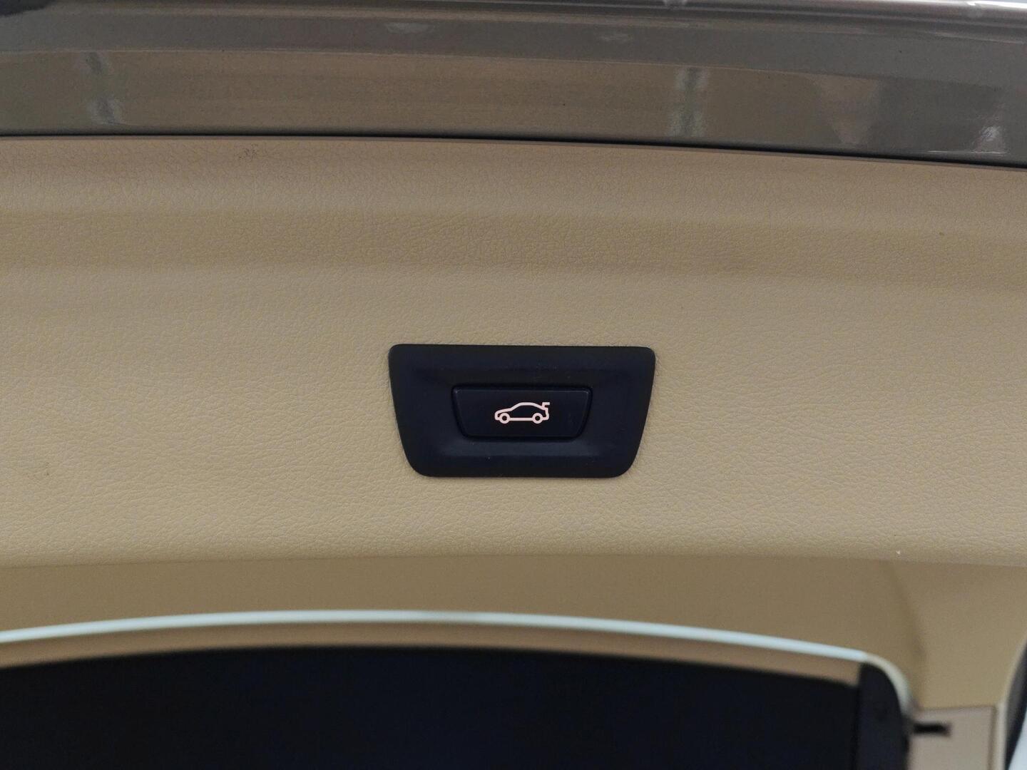 BMW 320 Gran Turismo 2016