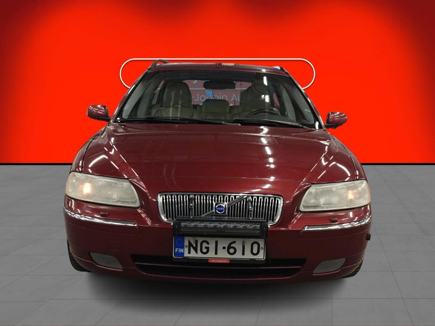 VOLVO V70 2005