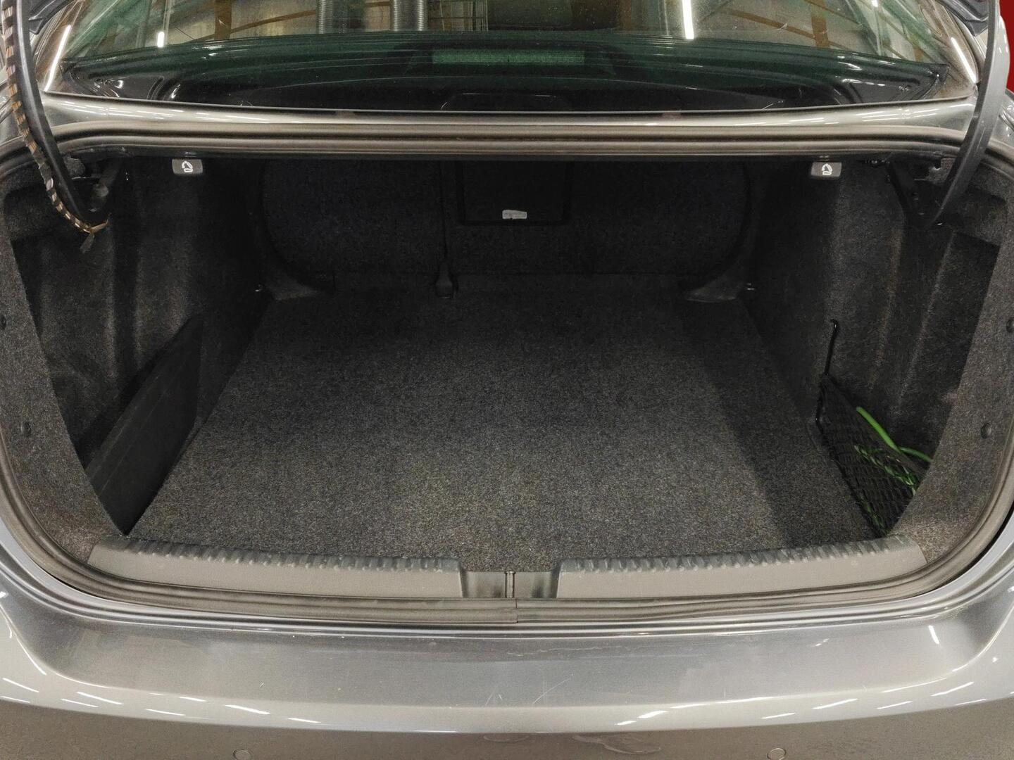 VOLKSWAGEN Jetta 2011