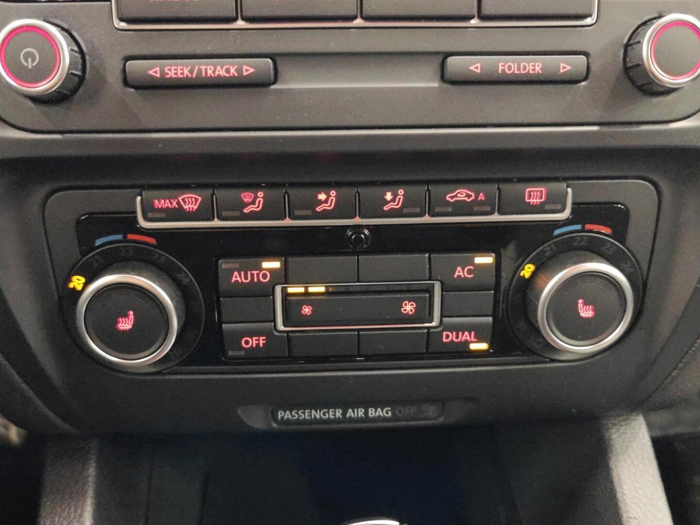 VOLKSWAGEN Jetta 2011