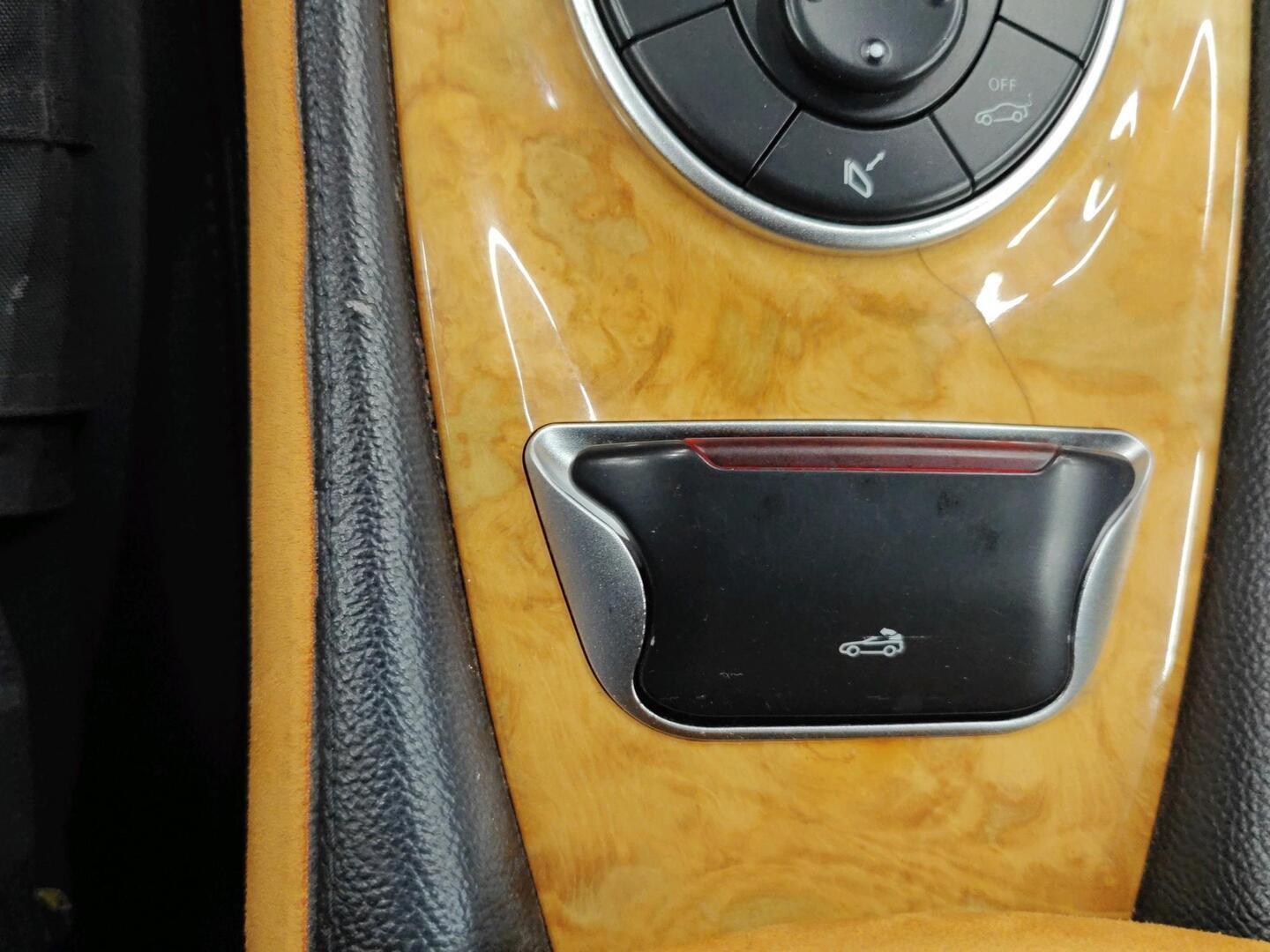 MERCEDES-BENZ SL 2004
