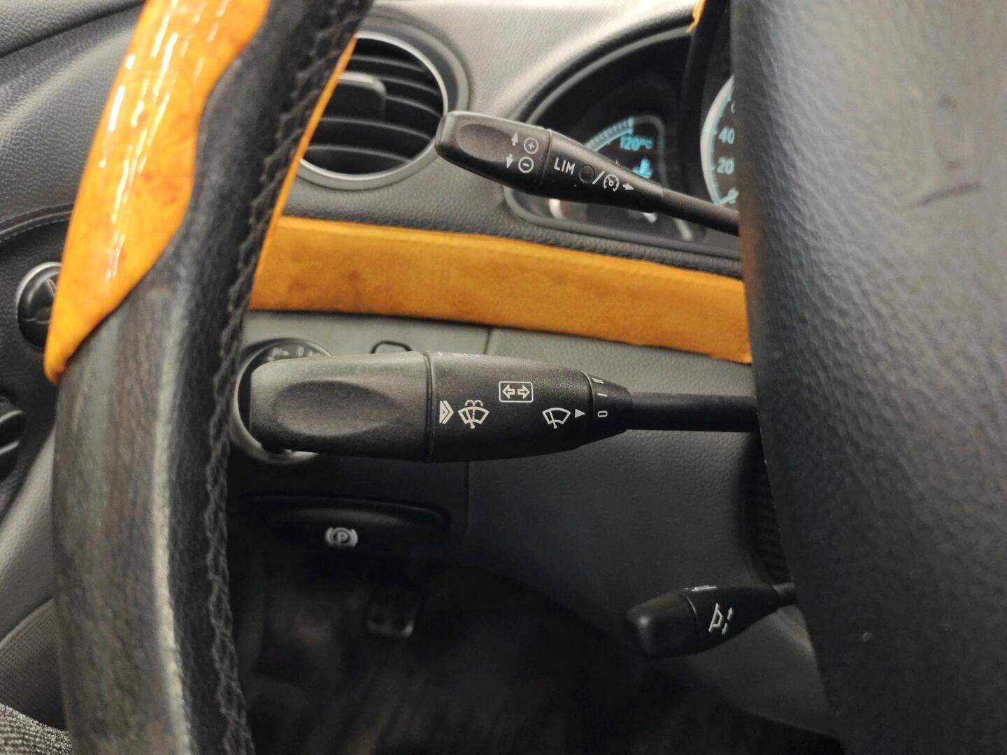 MERCEDES-BENZ SL 2004