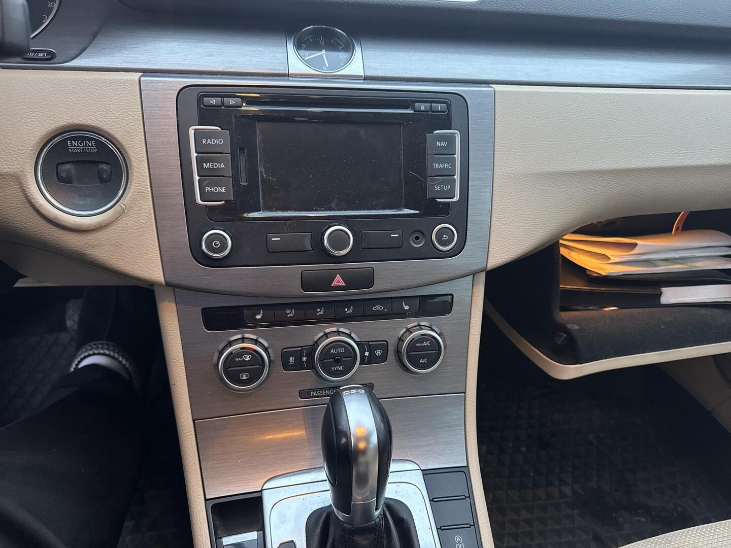 VOLKSWAGEN Passat 2013