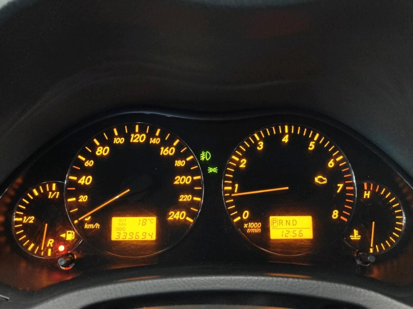 TOYOTA Avensis 2004