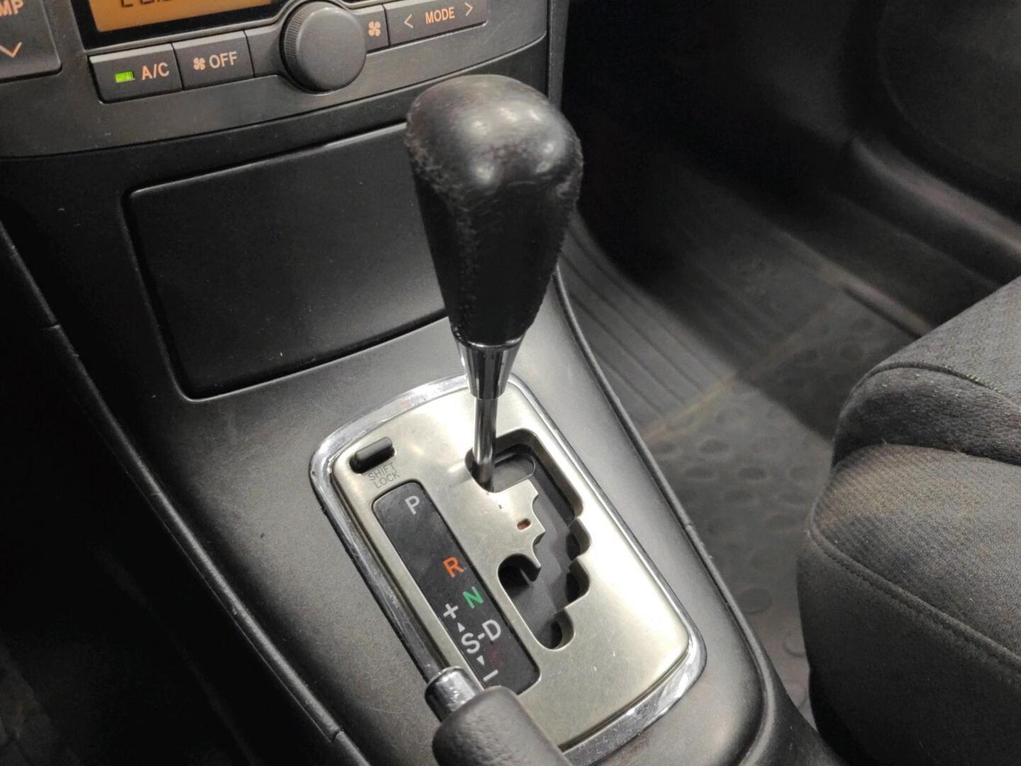 TOYOTA Avensis 2004