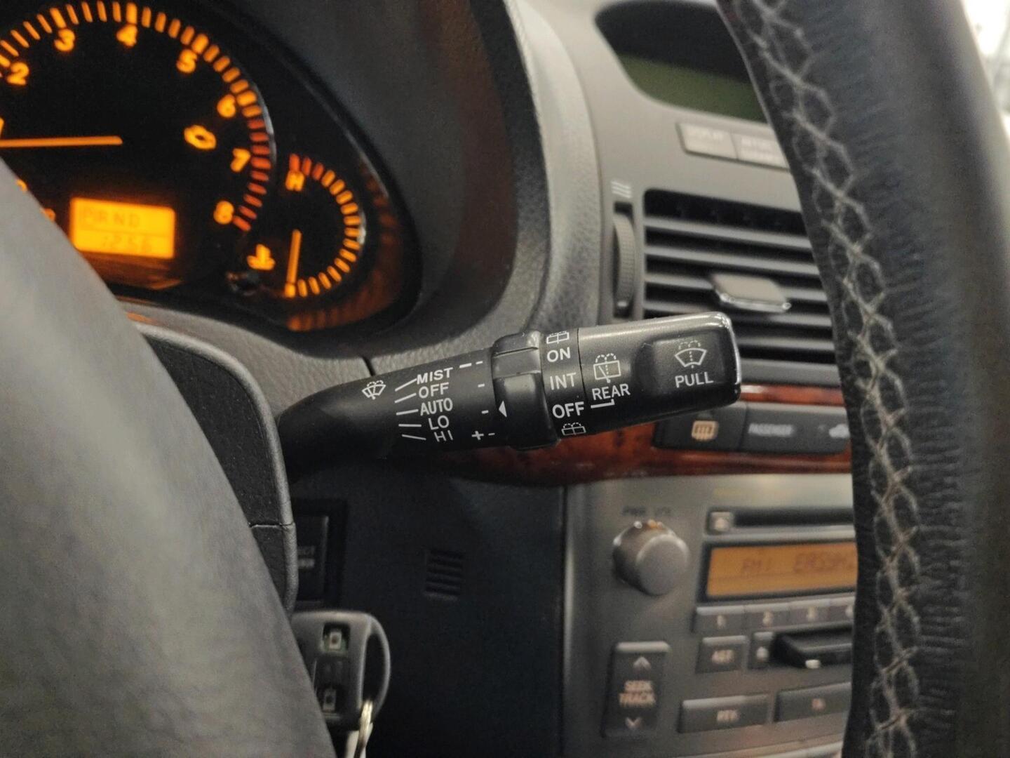 TOYOTA Avensis 2004