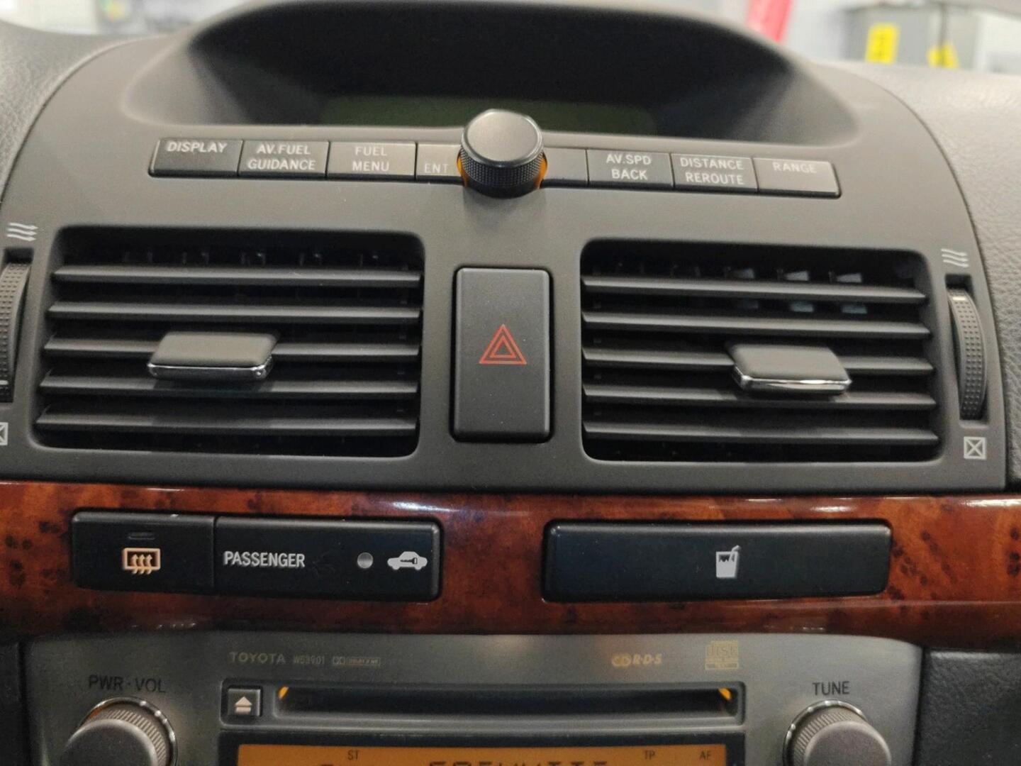 TOYOTA Avensis 2004