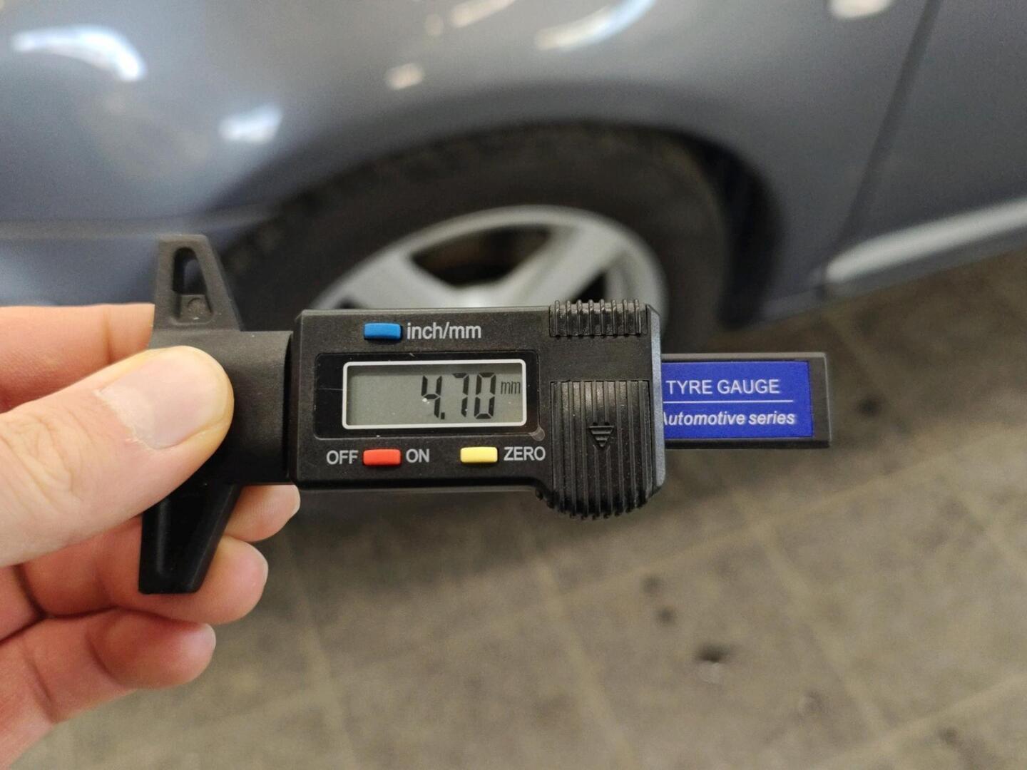 TOYOTA Avensis 2004