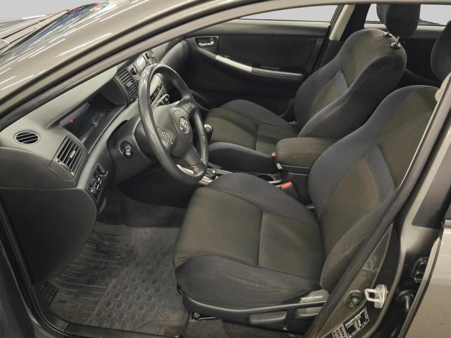 TOYOTA Corolla 2005