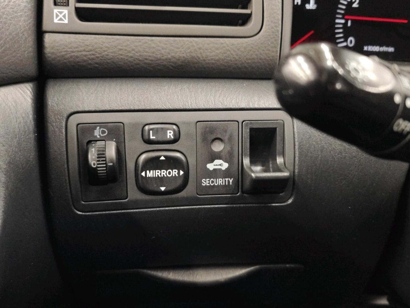 TOYOTA Corolla 2005