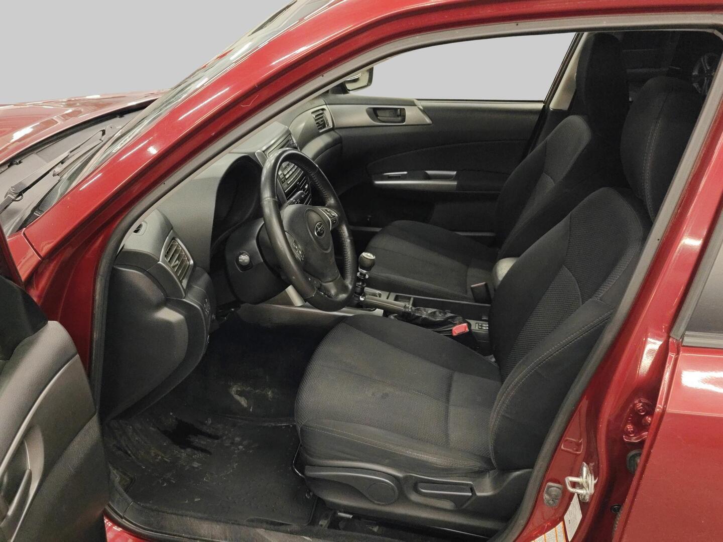 SUBARU Forester 2012