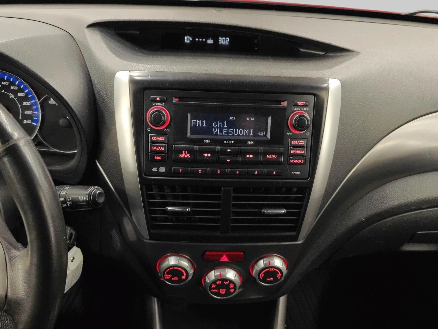 SUBARU Forester 2012