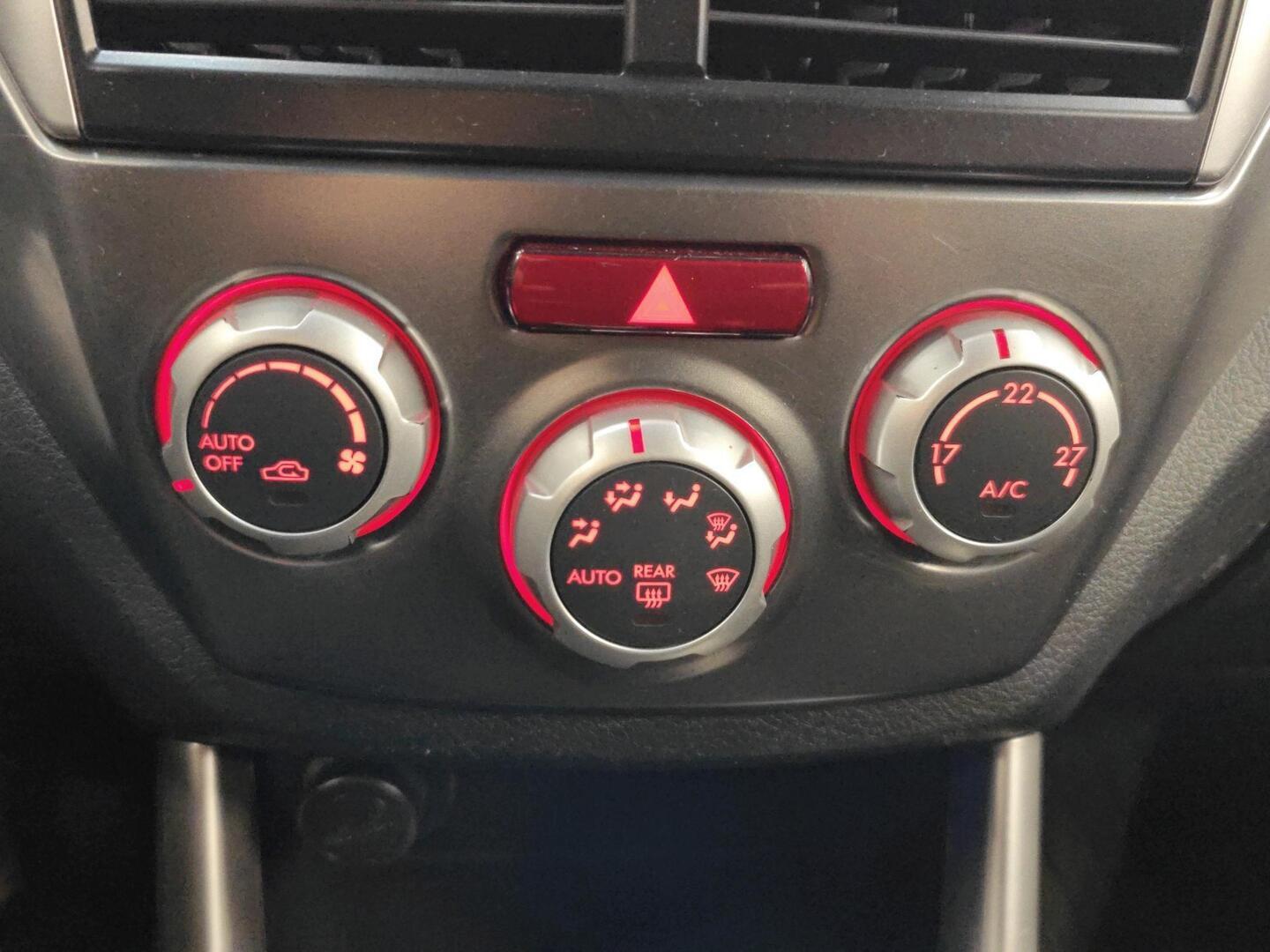 SUBARU Forester 2012