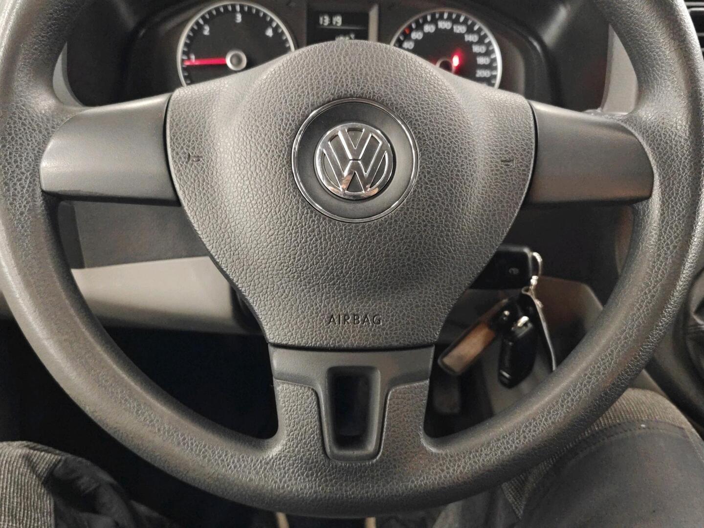 VOLKSWAGEN Caravelle 2012