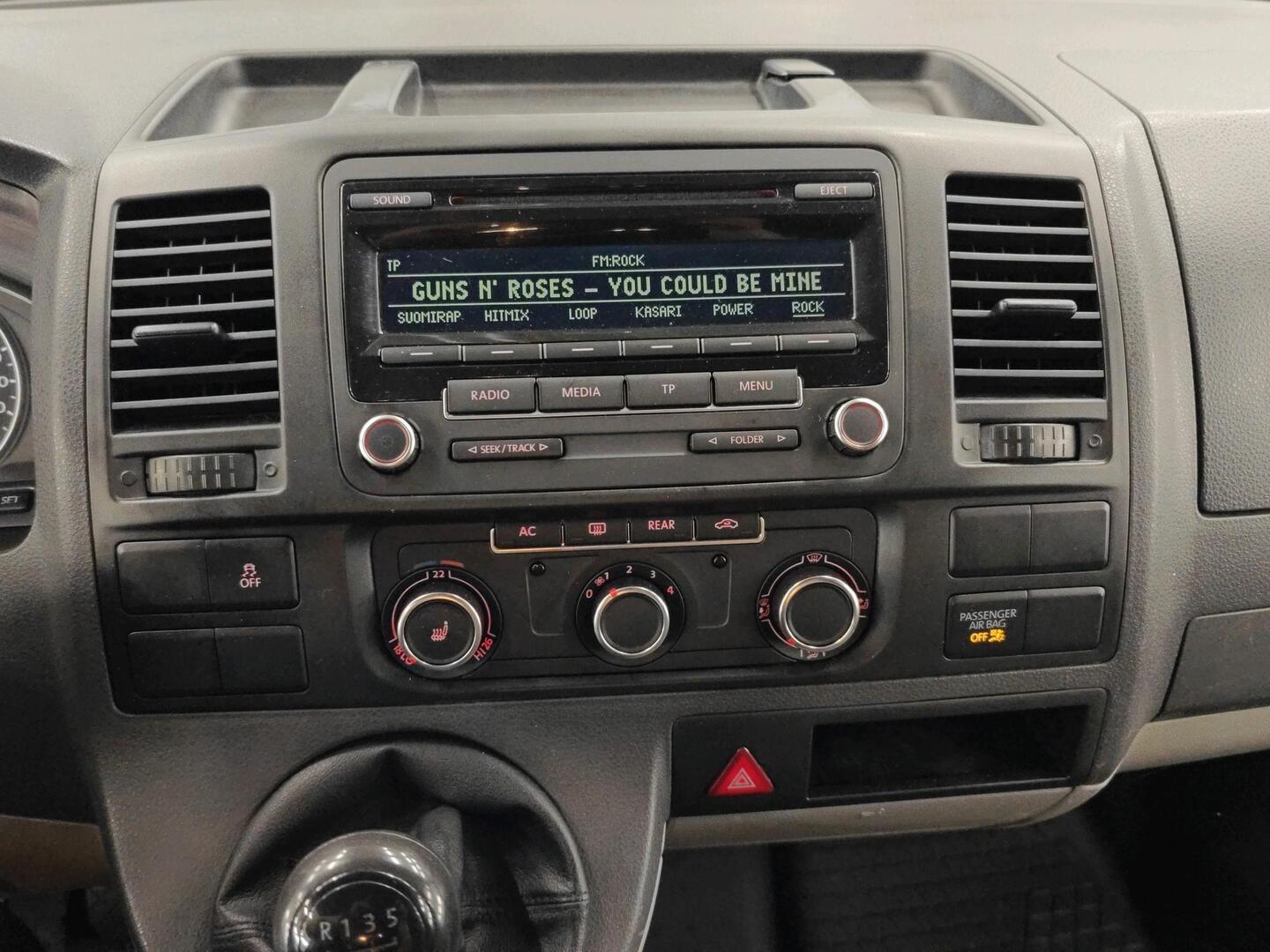 VOLKSWAGEN Caravelle 2012