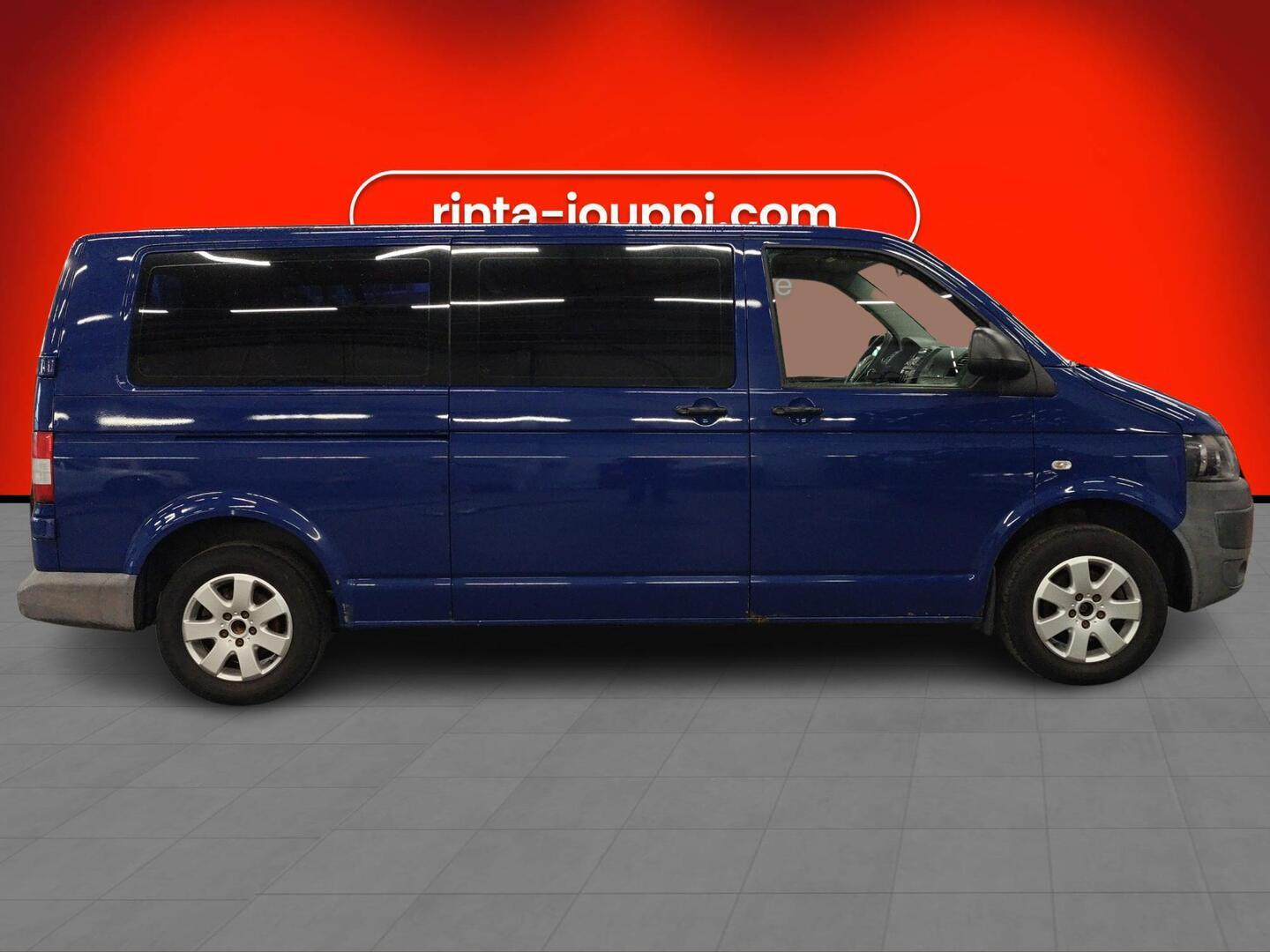 VOLKSWAGEN Caravelle 2012