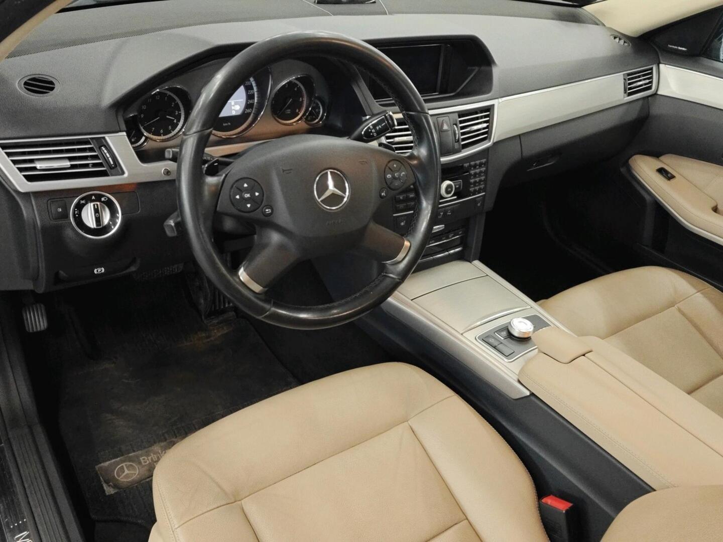 MERCEDES-BENZ E 2010