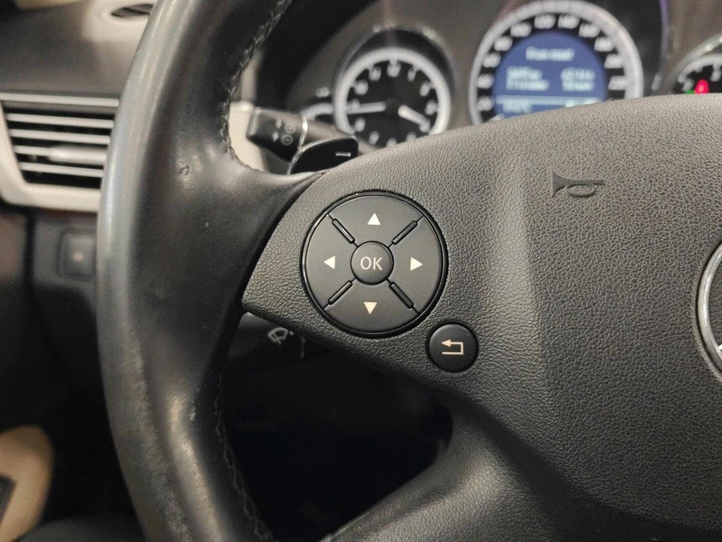 MERCEDES-BENZ E 2010