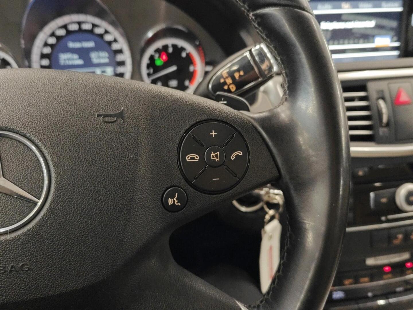 MERCEDES-BENZ E 2010