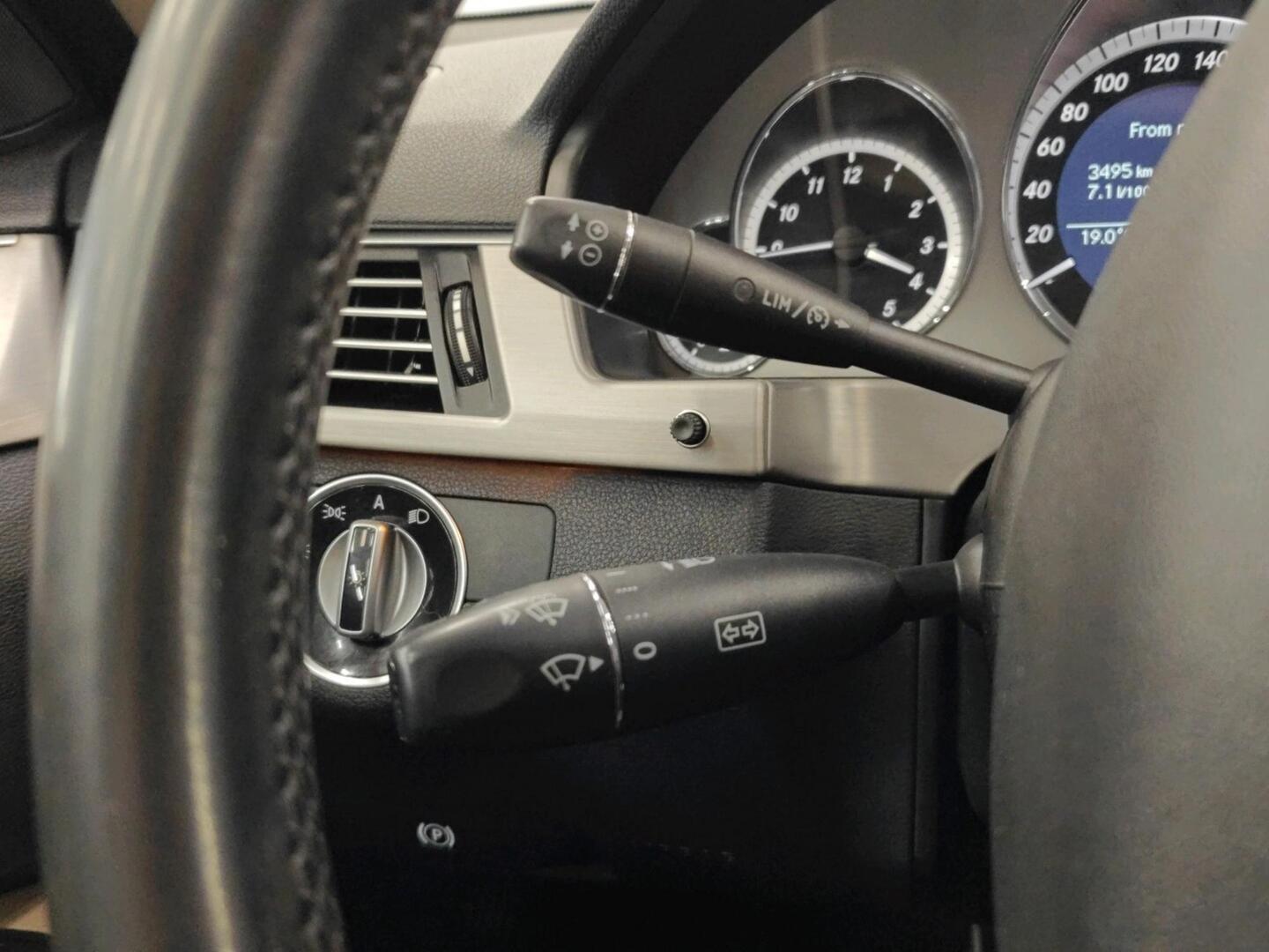 MERCEDES-BENZ E 2010