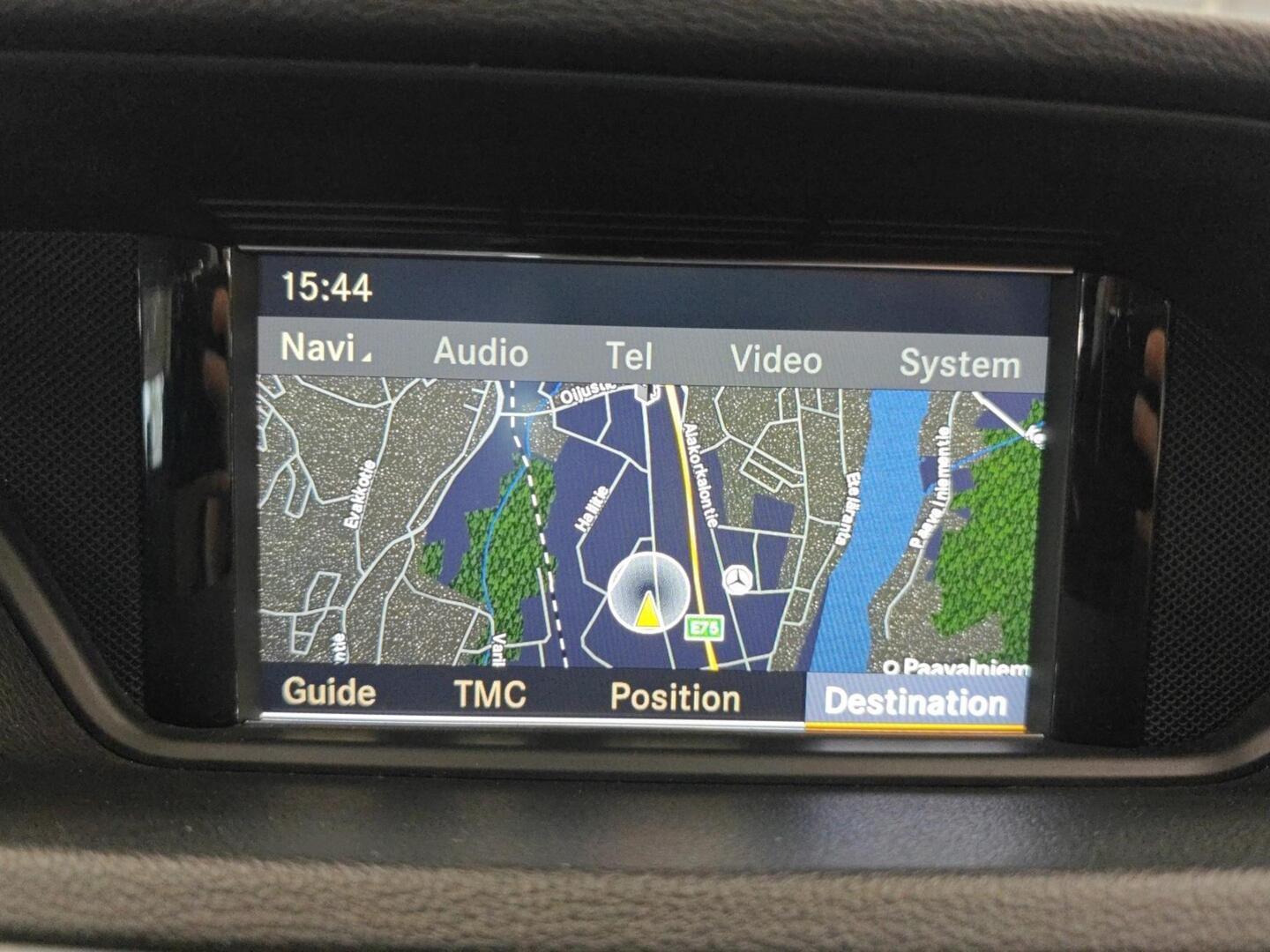 MERCEDES-BENZ E 2010