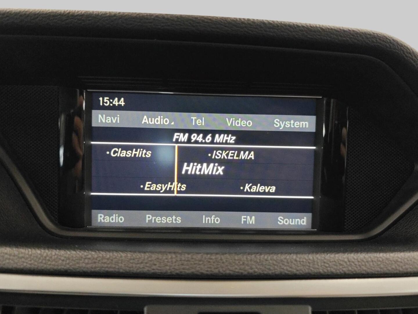 MERCEDES-BENZ E 2010