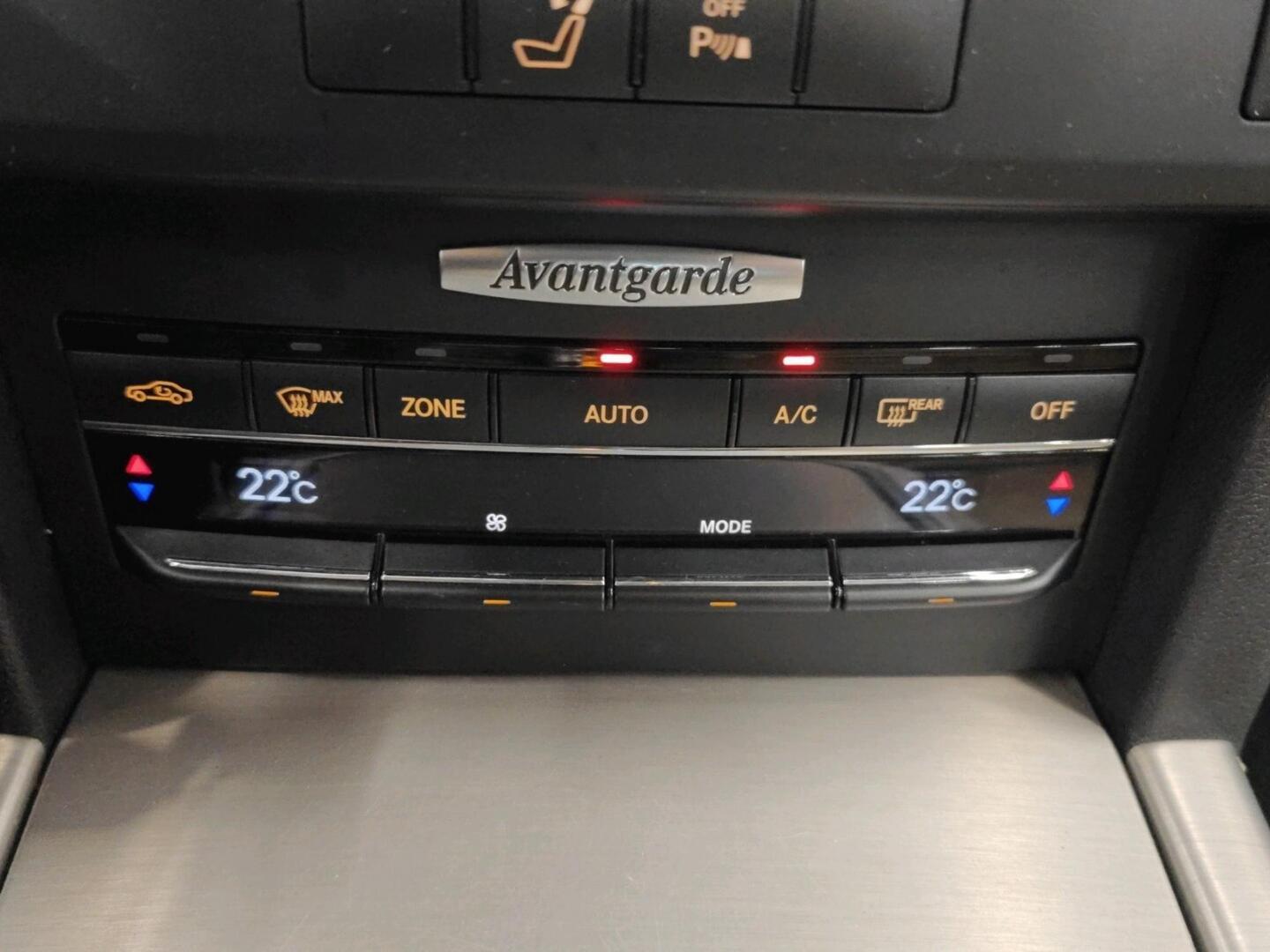 MERCEDES-BENZ E 2010