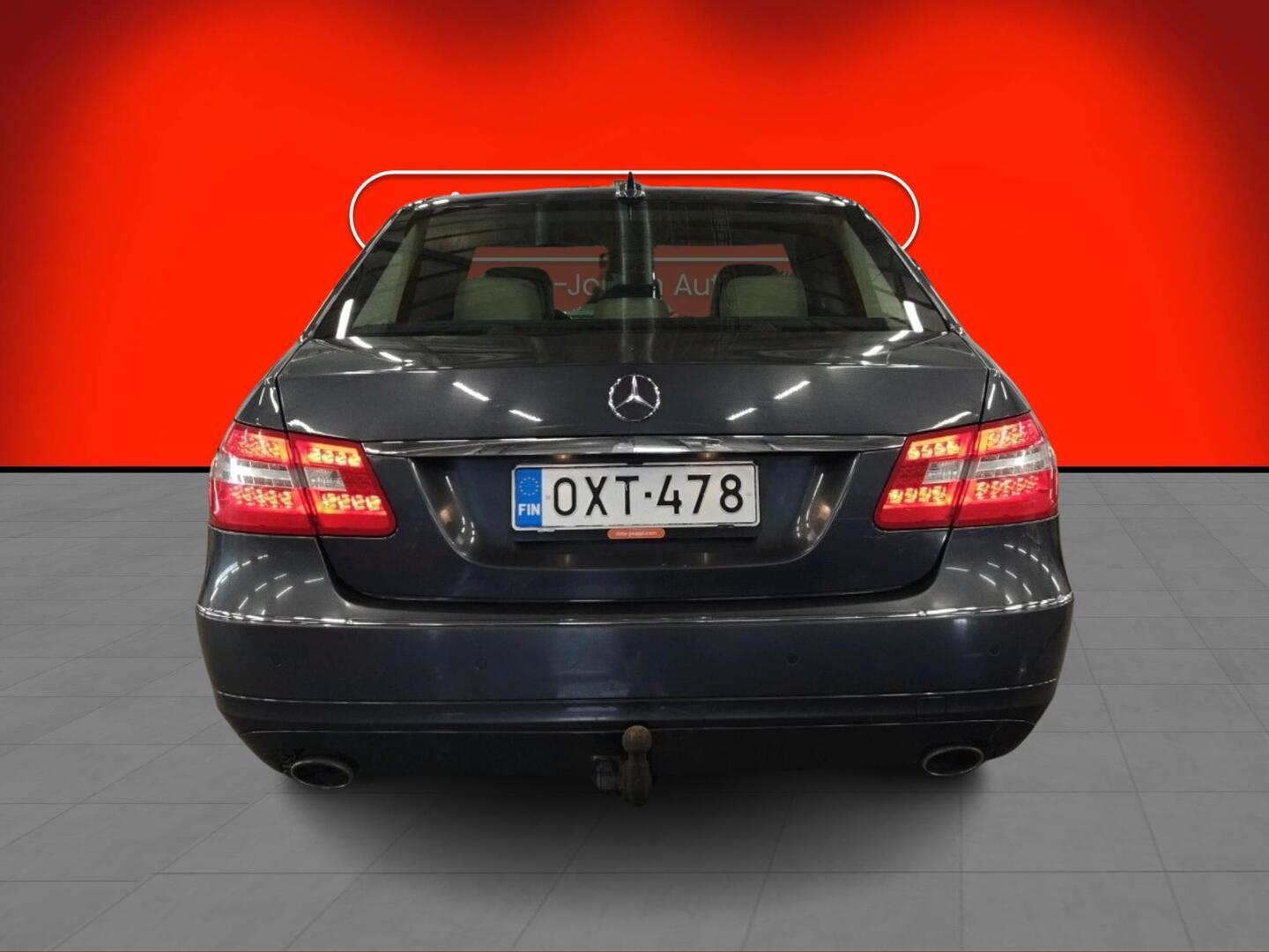 MERCEDES-BENZ E 2010