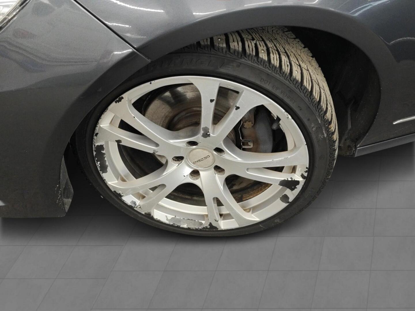 MERCEDES-BENZ E 2010