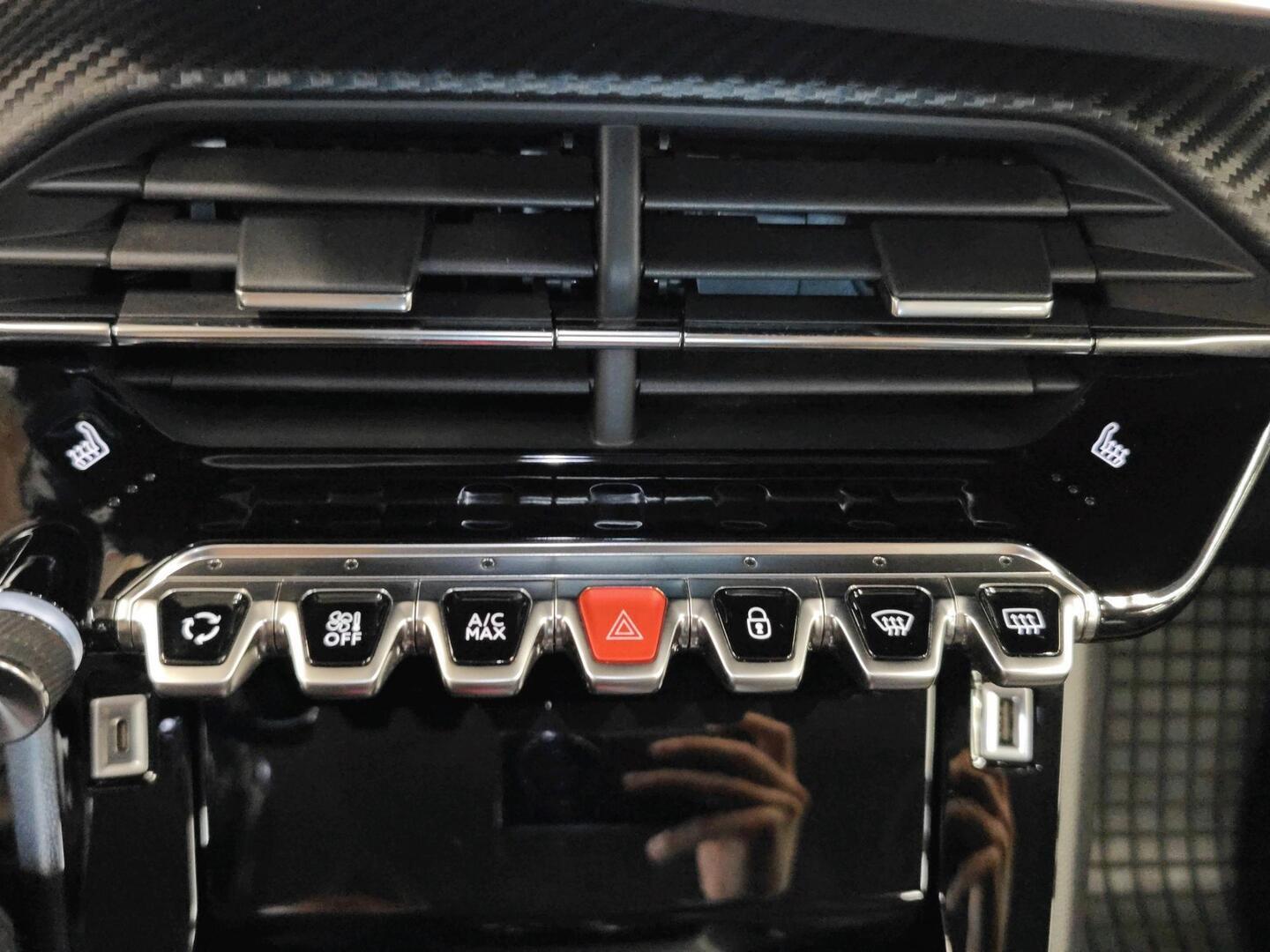 PEUGEOT 2008 2020