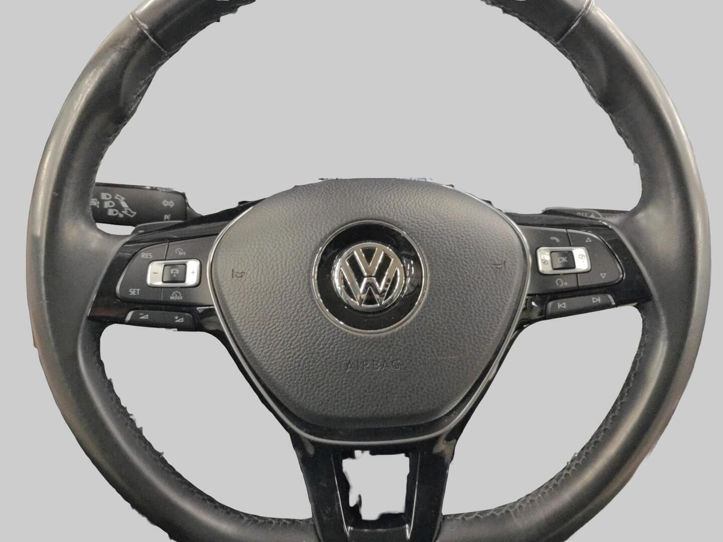 VOLKSWAGEN Passat 2018