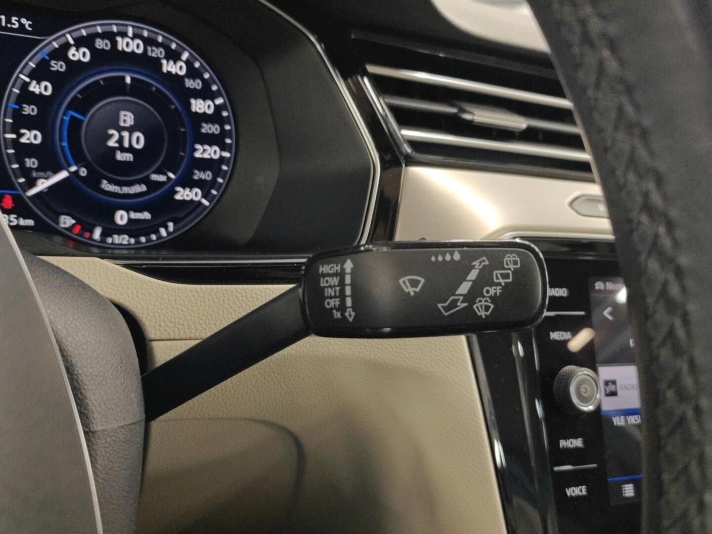 VOLKSWAGEN Passat 2018