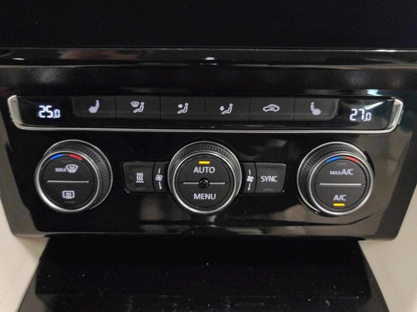 VOLKSWAGEN Passat 2018
