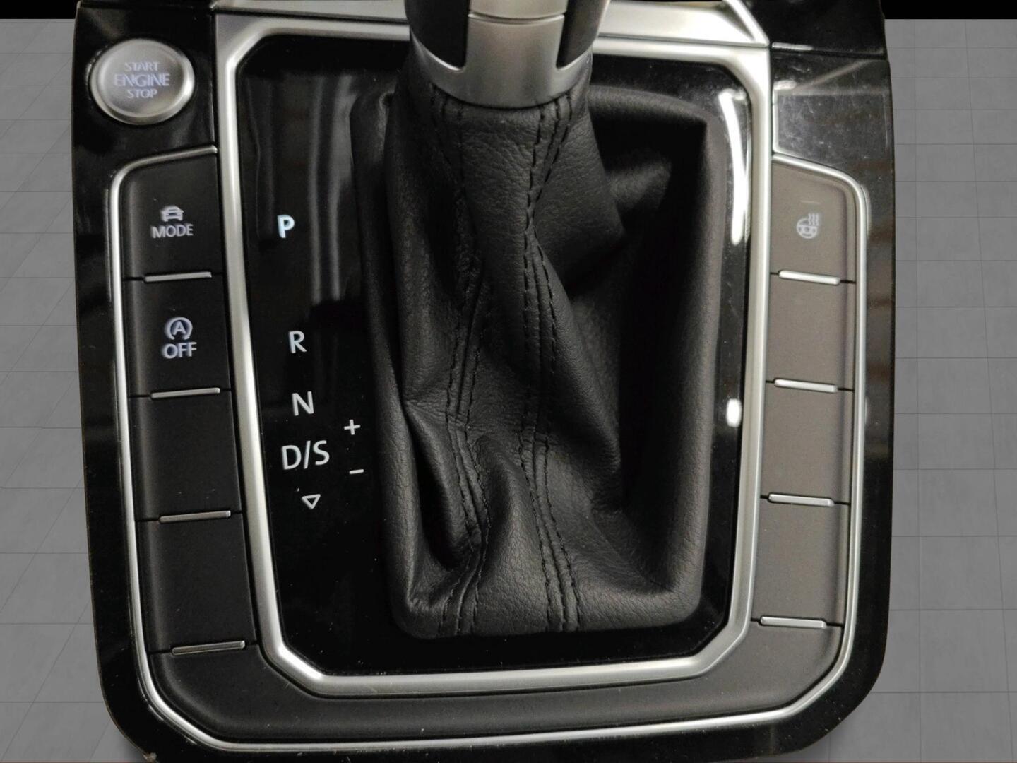 VOLKSWAGEN Passat 2018