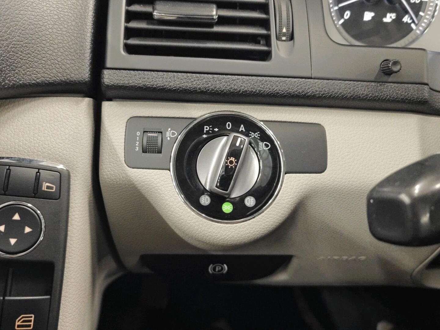 MERCEDES-BENZ C 2008