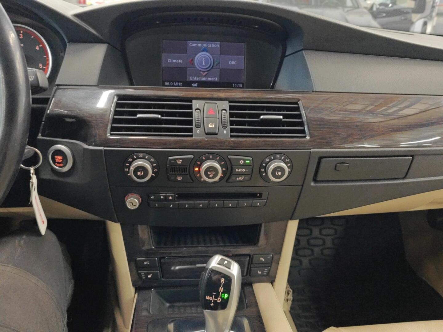 BMW 520 2009