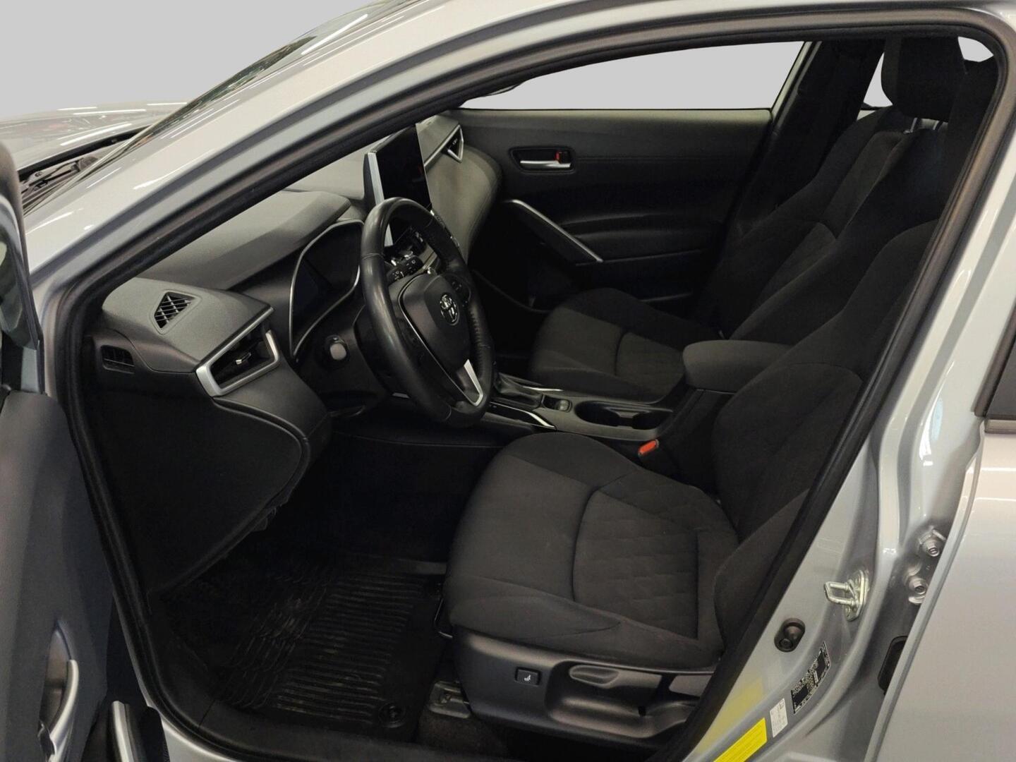 TOYOTA Corolla Cross 2023