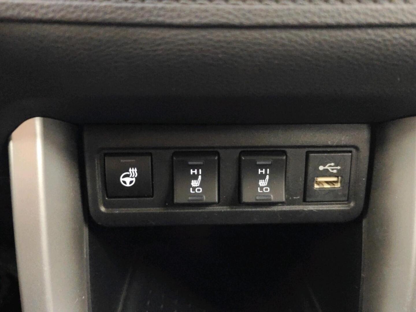 TOYOTA Corolla Cross 2023