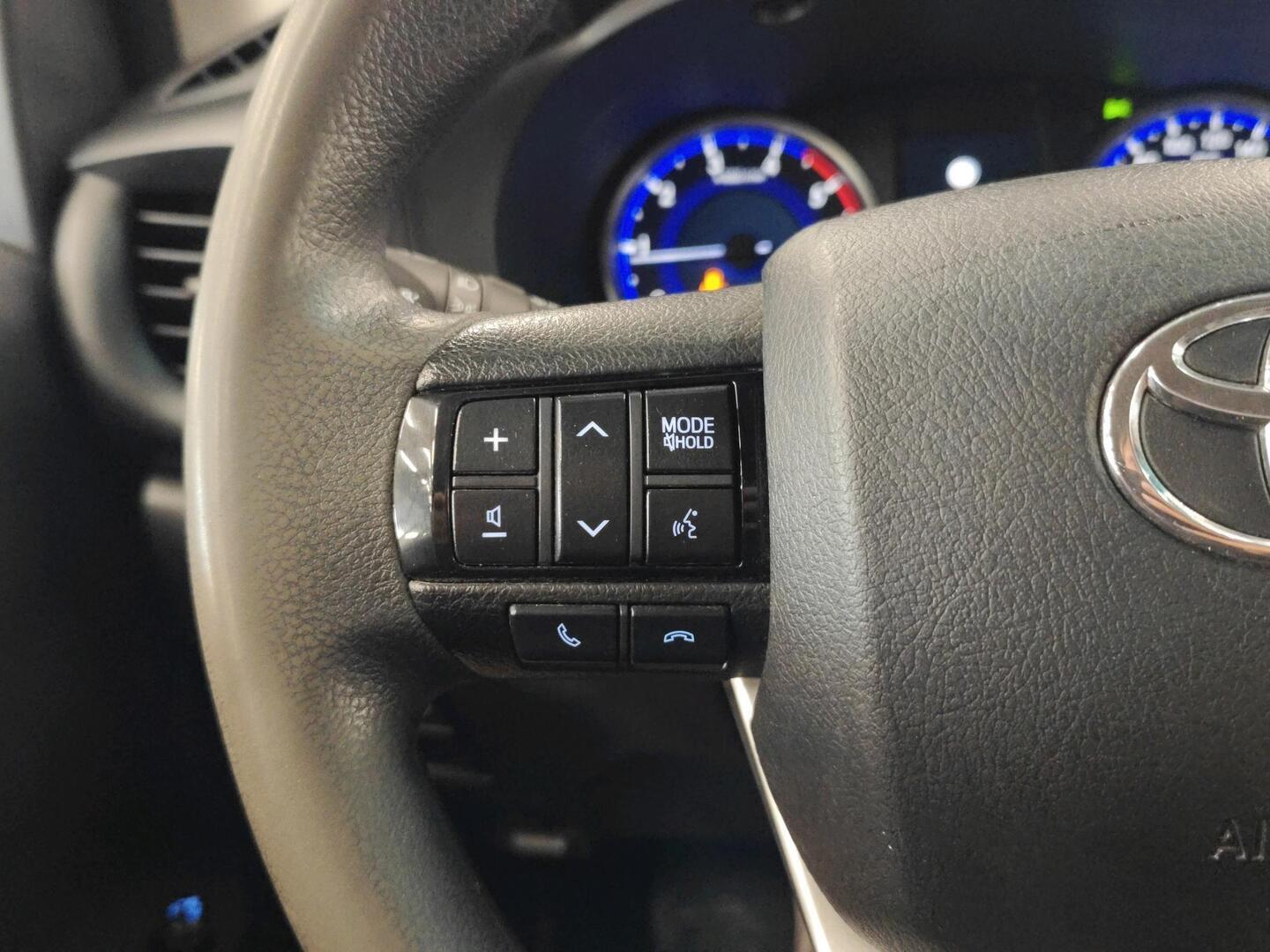 TOYOTA Hilux 2021