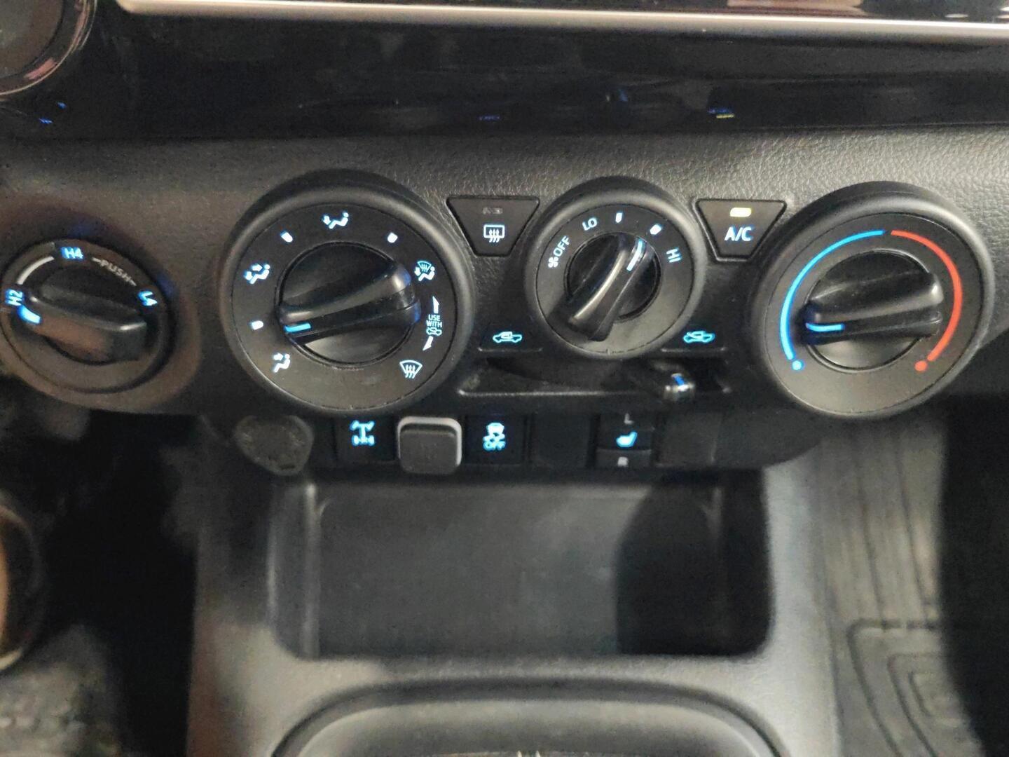 TOYOTA Hilux 2021