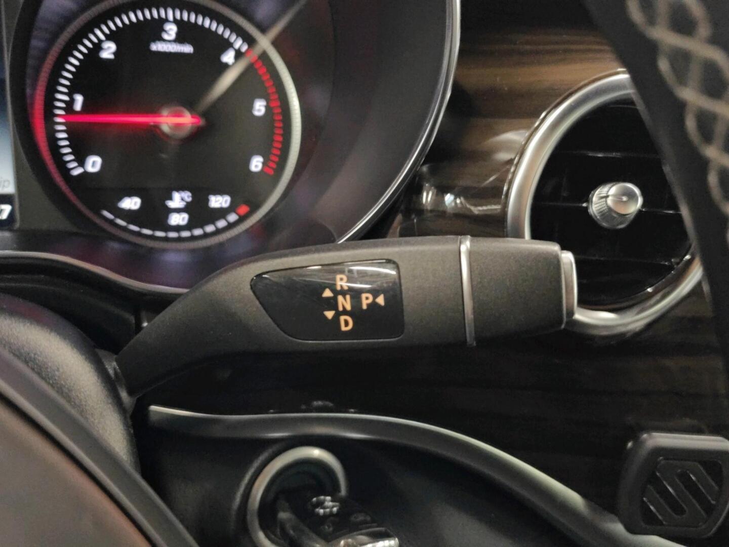 MERCEDES-BENZ V 2018